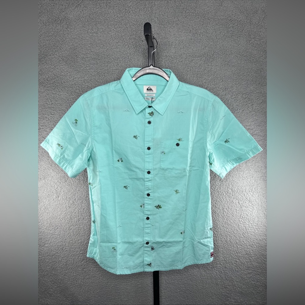 Quicksilver Classic Tropical Blue Short Sleeve Button Down Shirt Men’s S NWT